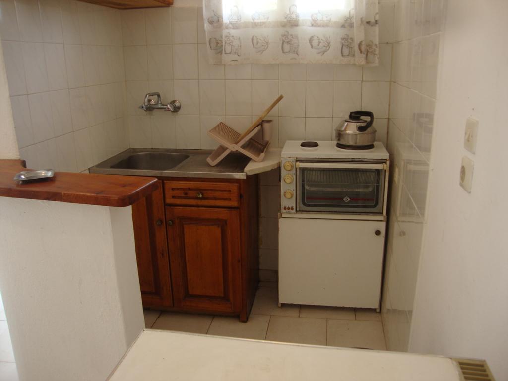Alex Apartments روذا المظهر الخارجي الصورة