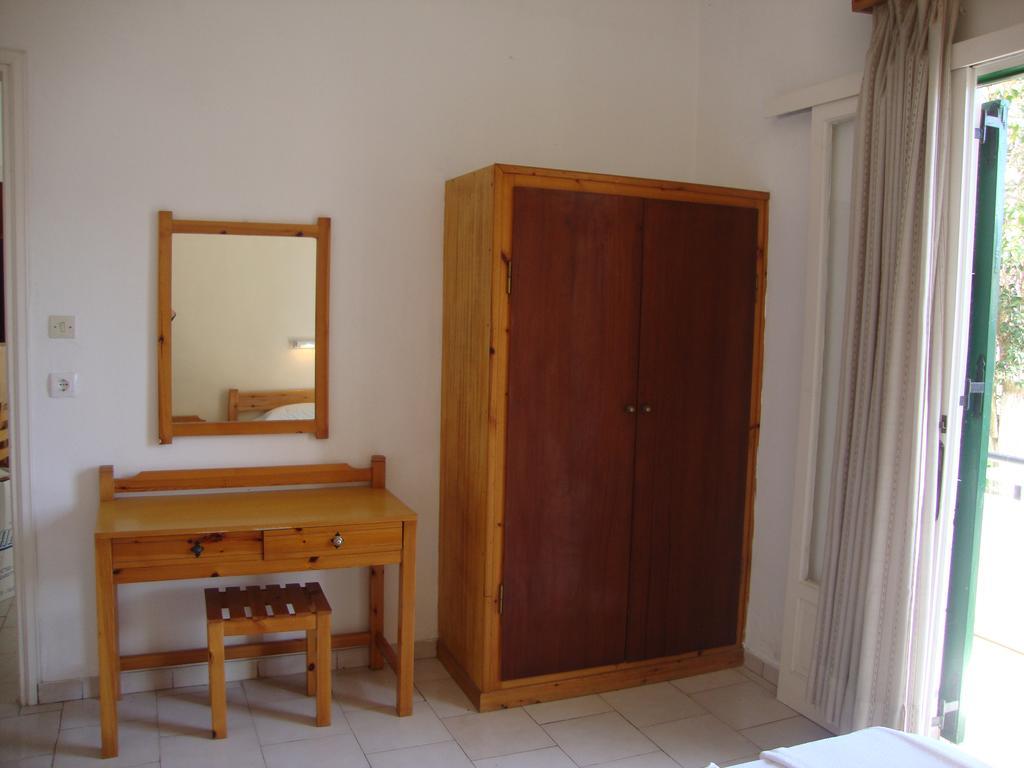 Alex Apartments روذا المظهر الخارجي الصورة